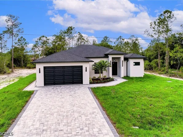 915 Lincoln Ave, Lehigh Acres, FL 33972