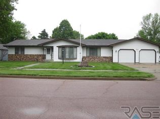 603 E 4th St, Colton, SD 57018