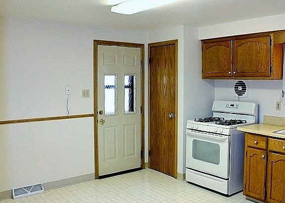 3rd image of 2411 Wisconsin Ave