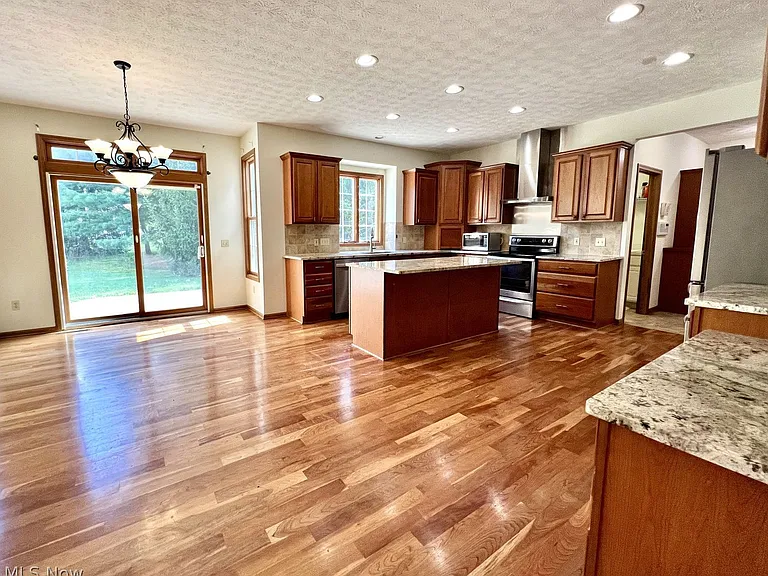 12341 Paddock Cir — Photo 9