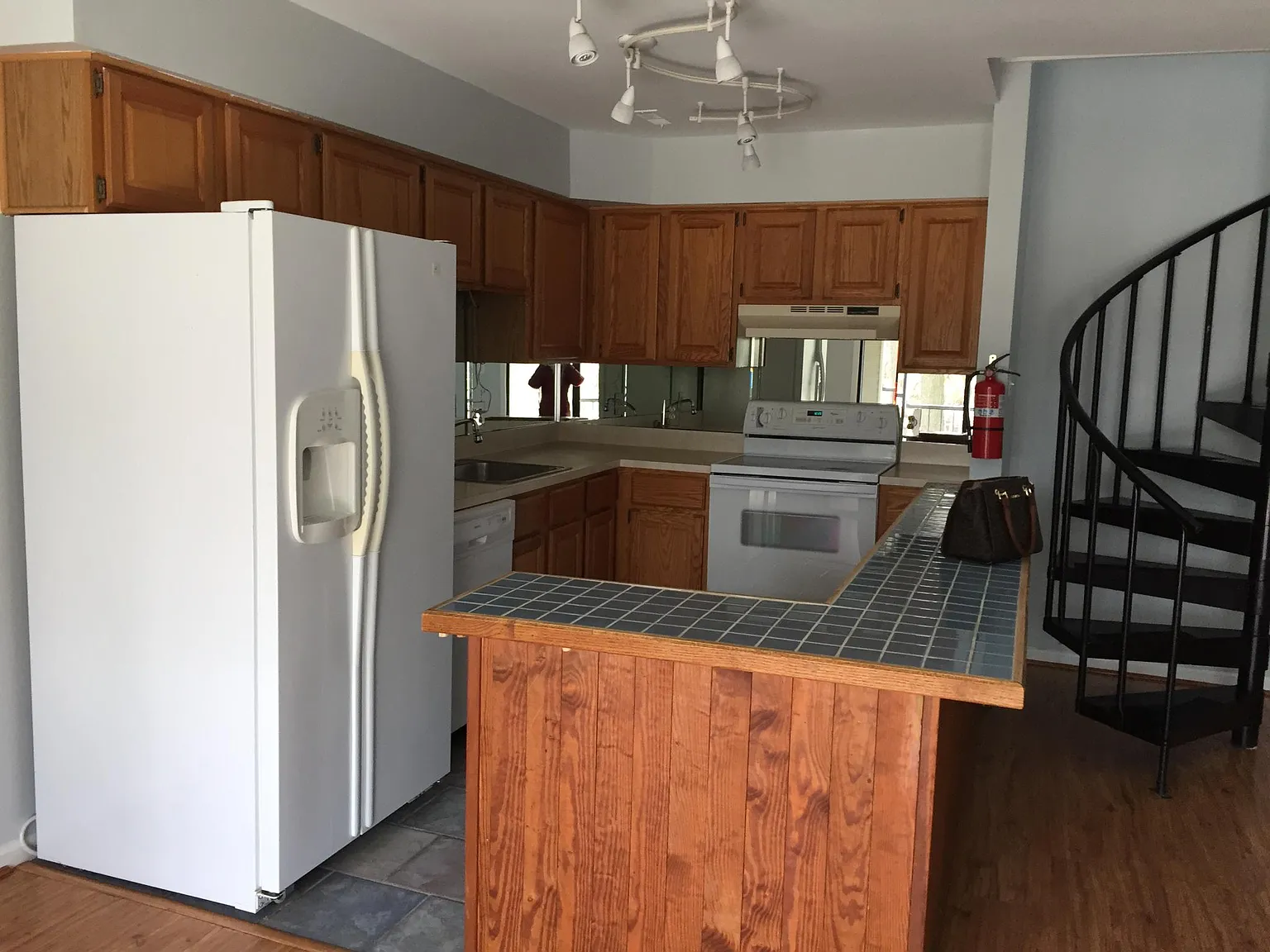 19 Provincetown Dr — Photo 3