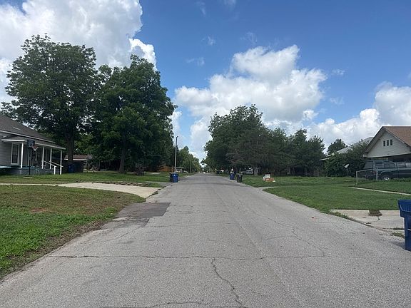 4th image of 1420 W Idaho Ave