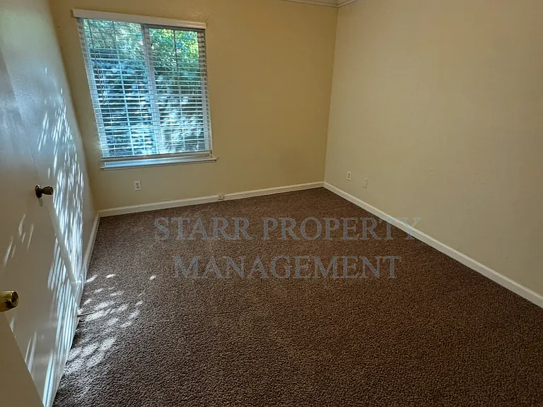2625 Grizzly Hollow Way — Photo 8