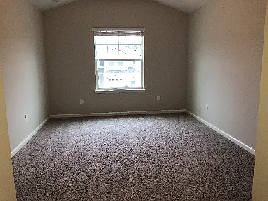 557 Richmond Dr — Photo 7