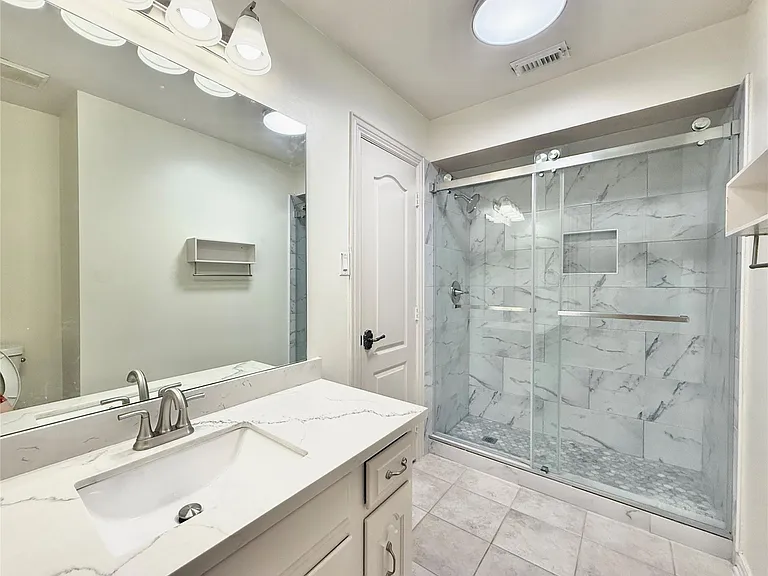 1803 Cottage Landing Ln — Photo 32