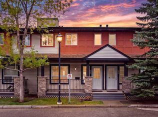 58 S Eversyde Cmn SW, Calgary, AB T2Y4Z7