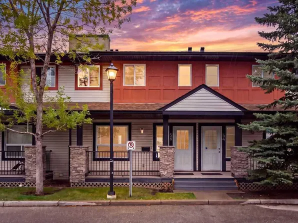 58 S Eversyde Cmn SW, Calgary, AB T2Y 4Z7