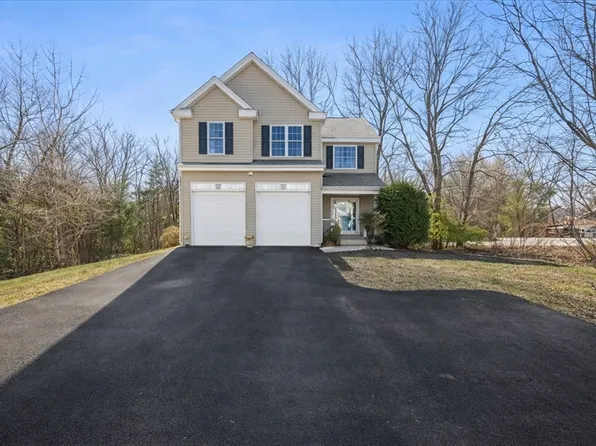 5 Dynasty Dr, Milford, MA 01757