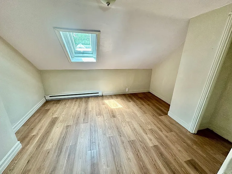 37 Hale St #3 — Photo 4