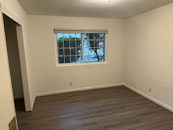 4th image of 172 Columbia Way #C
