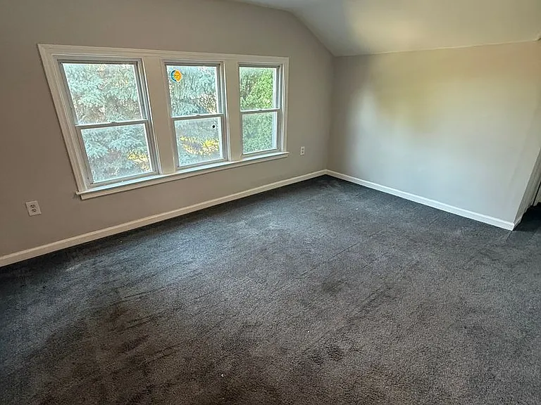 15611 Glander Ave — Photo 10