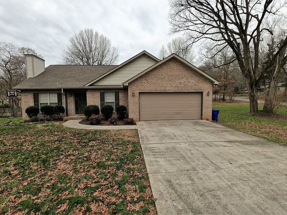 1st image of 3201 Saratoga Dr