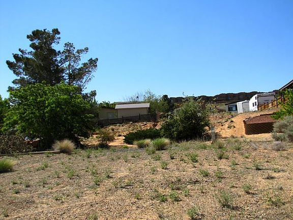 2nd image of 432 N Wahweap Dr
