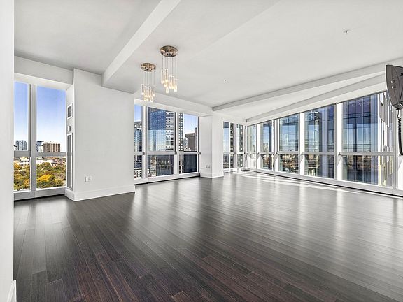 4th image of 110 Stuart St Unit 23G