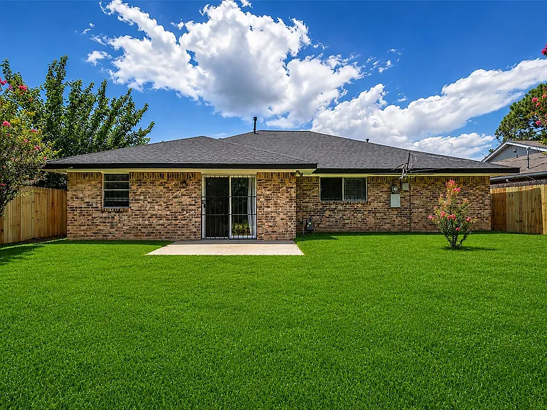 5426 Fairgreen Ln — Photo 24
