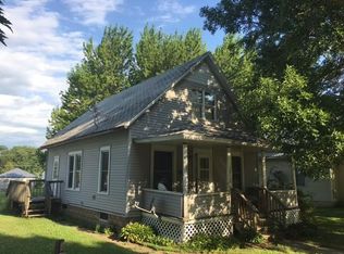20 Greene St, Walker, IA 52352