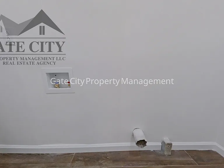 213 Marshall St — Photo 3