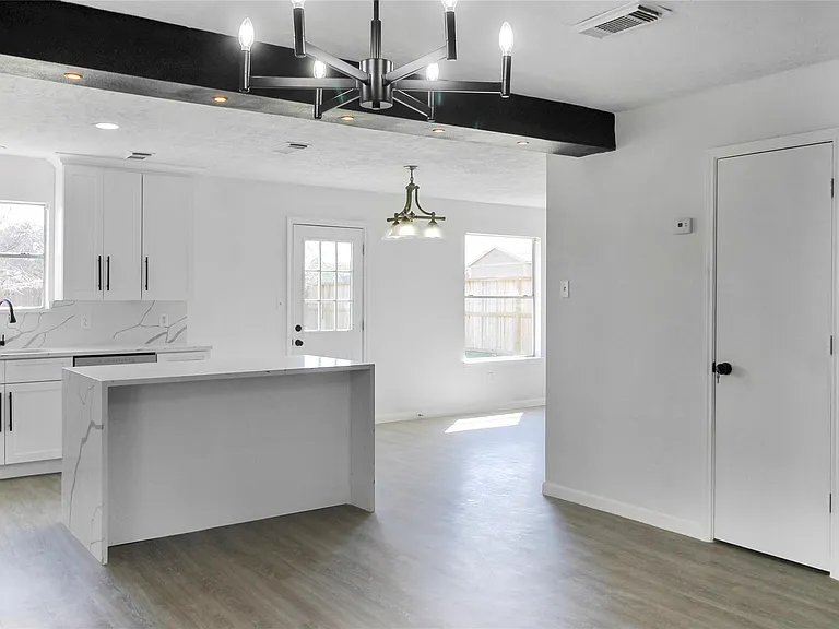 511 Chaseway Dr — Photo 8