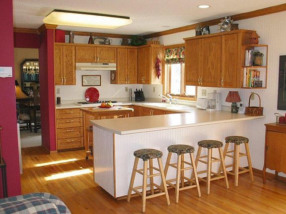 4th image of 271 Circle Hills Dr