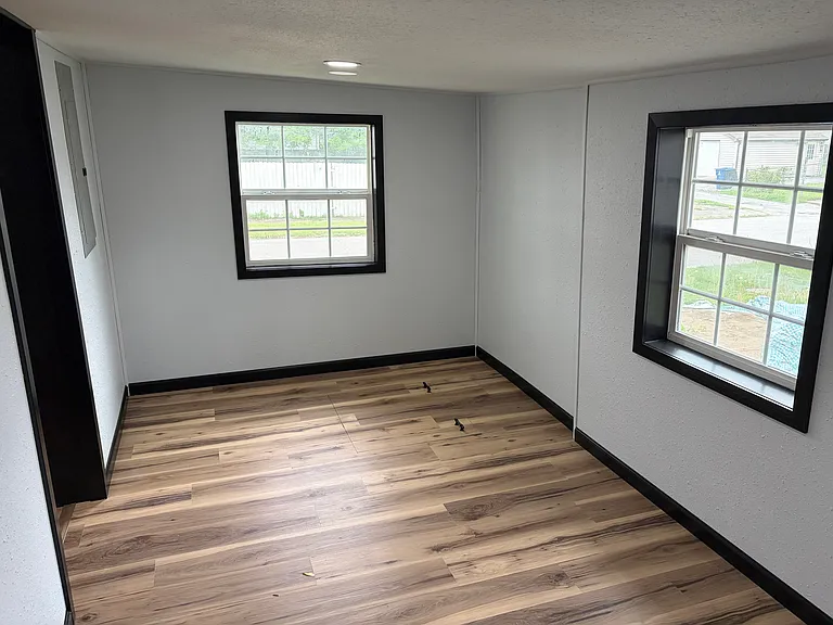 205 N F St — Photo 6