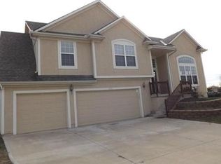 10145 Theden Cir, Lenexa, KS 66220