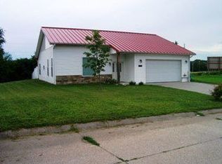 115 Butternut Ln, Nebraska City, NE 68410