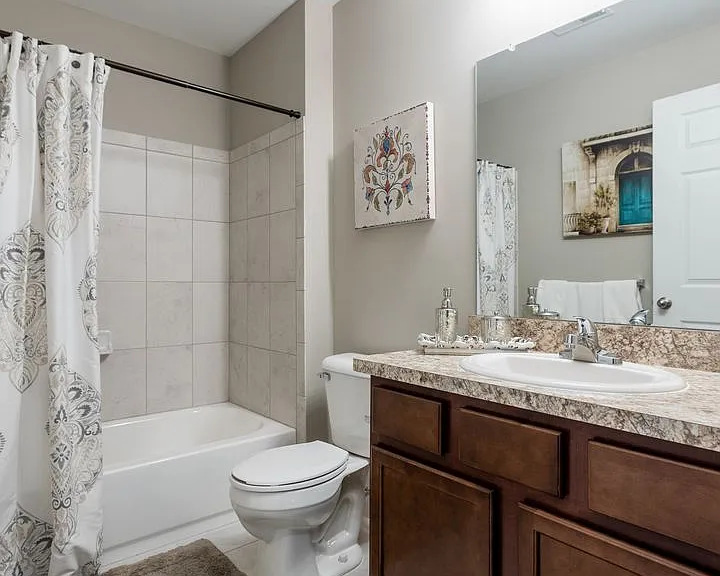 Harvard Place Apartments — Photo 36