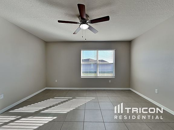 3rd image of 11608 Miracle Mile Dr