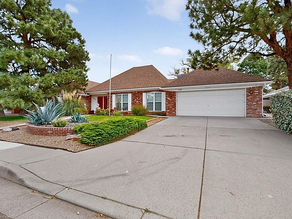 3rd image of 5608 Fair Oak Trl NE