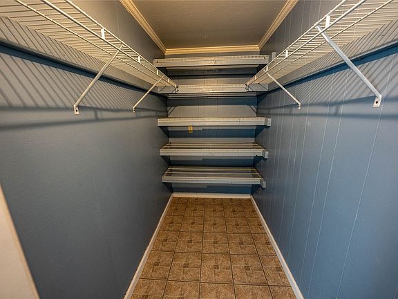 3rd image of 7341 Broadacres Rd