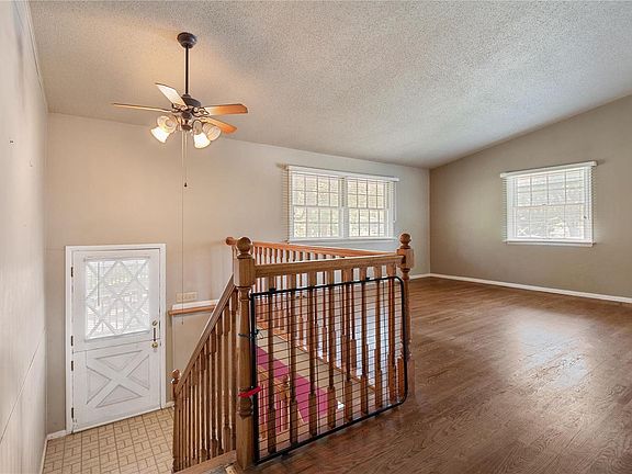 2nd image of 59 Willow Brook Dr