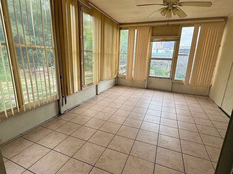 9945 Woodridge Ct — Photo 8