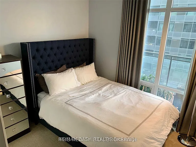 4K Spadina Ave #1202 — Photo 13
