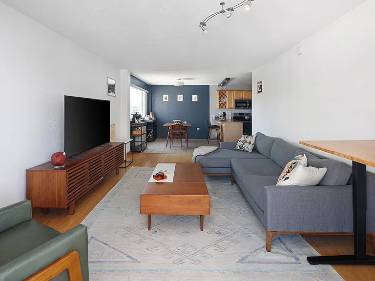 909 N Logan St #8F — Photo 19