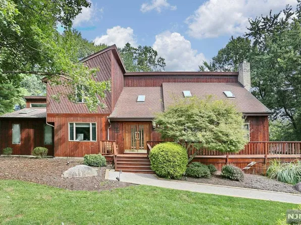 852 Zibold Court Riv, Westwood, NJ 07675