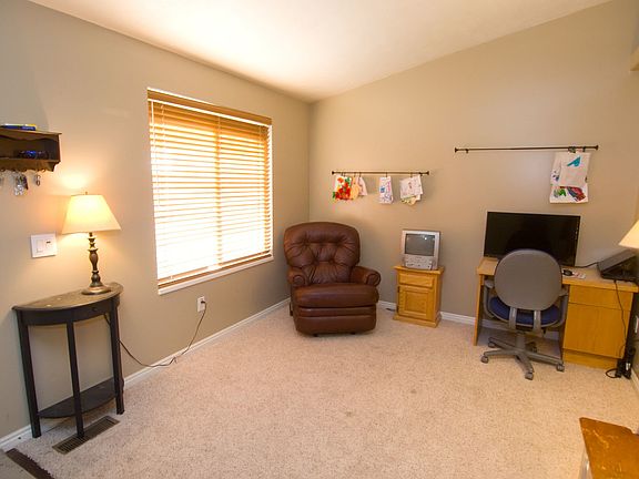 4th image of 3113 S Domian Ct