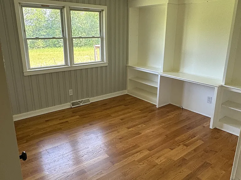 2040 Greensburg Rd — Photo 10