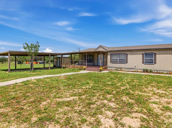 646 Old Colony, Seguin, TX 78155