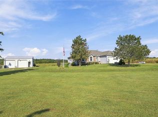 17363 247th St, Tonganoxie, KS 66086