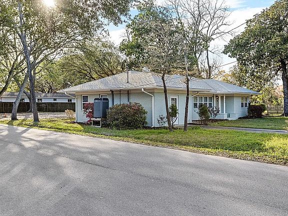 2nd image of 212 Pine Grove Dr