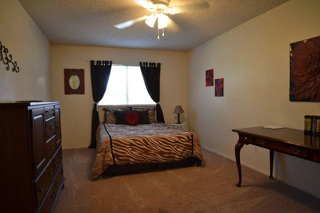 Brentwood Pointe — Photo 3