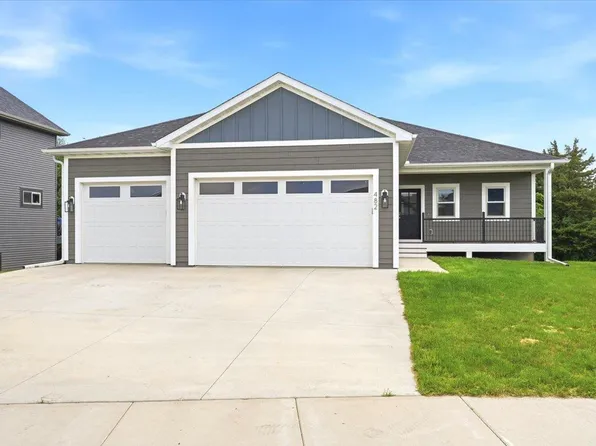 482 Westwood Dr, River Falls, WI 54022
