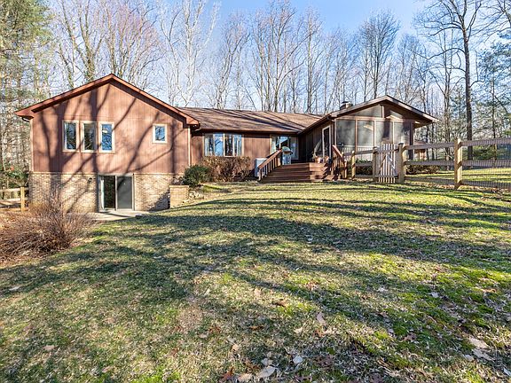 2nd image of 1758 Meadow Hill Dr