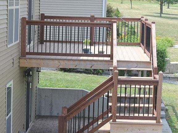 Rear Deck/Patio