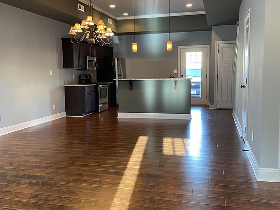 5th image of 115 Portico St