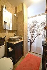 5th image of 219 Mulberry St APT 19