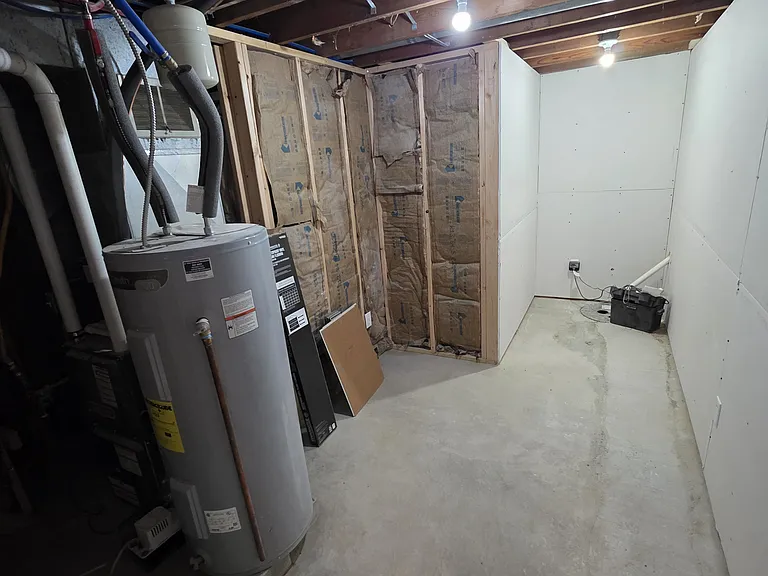 1612 Butterfield Rd — Photo 23