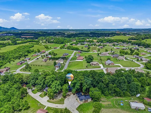 1311 Ina Grace Ln, Sevierville, TN 37862