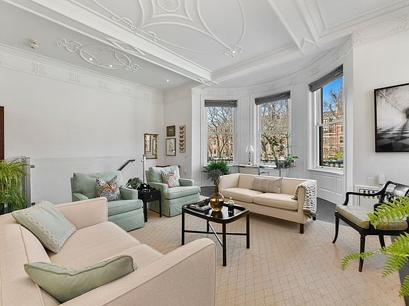 3rd image of 29 Fairfield St APT 1A