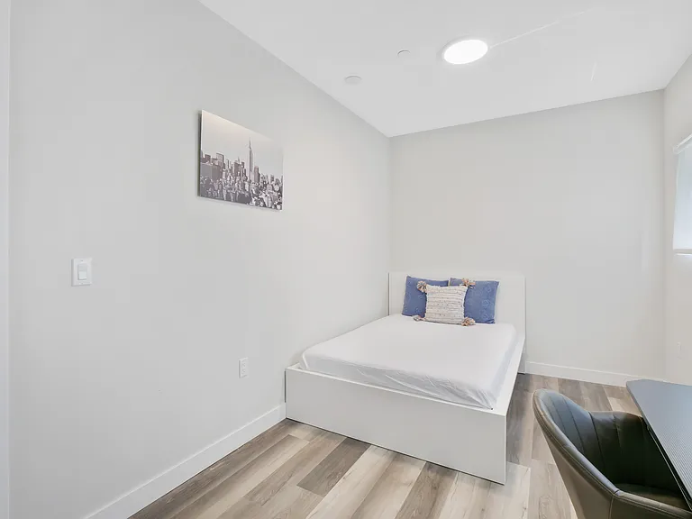 1280 W 37th Pl #B2B3 — Photo 13